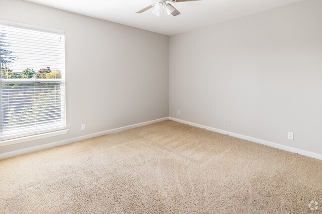 2BR,2BA-800SF Bedroom 2 - Vista Terrace Apartments