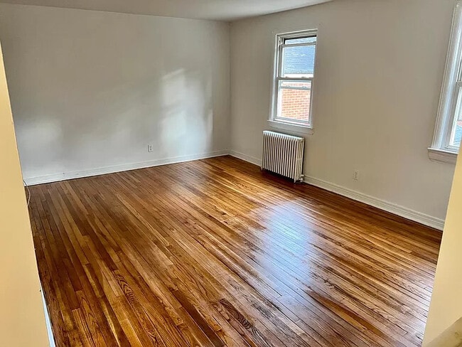 Building Photo - 90 Marilyn Pl