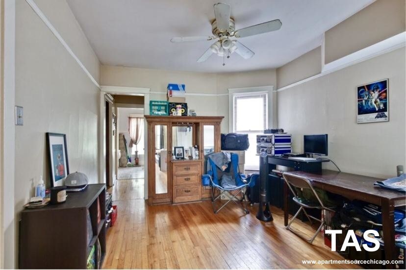 Primary Photo - 2940 N Racine Ave