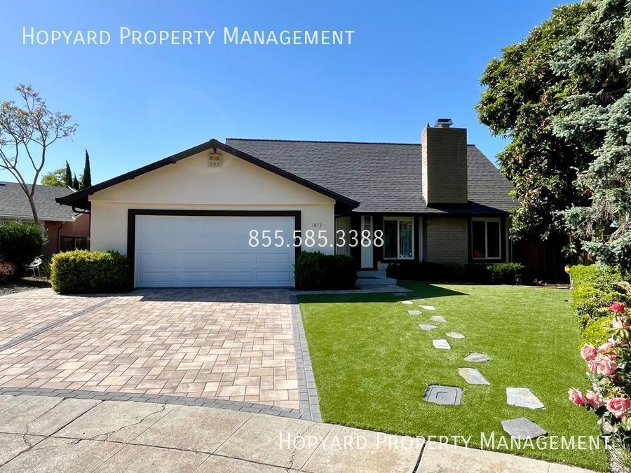 Primary Photo - Gorgeous 4 Bedroom Home Located in the Pon...