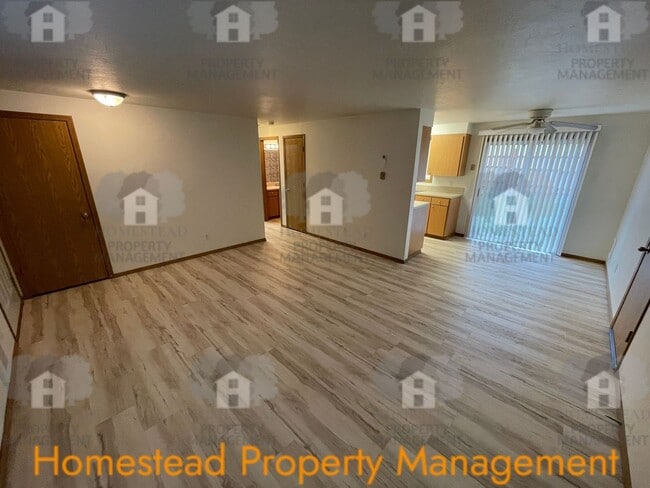 Building Photo - 659