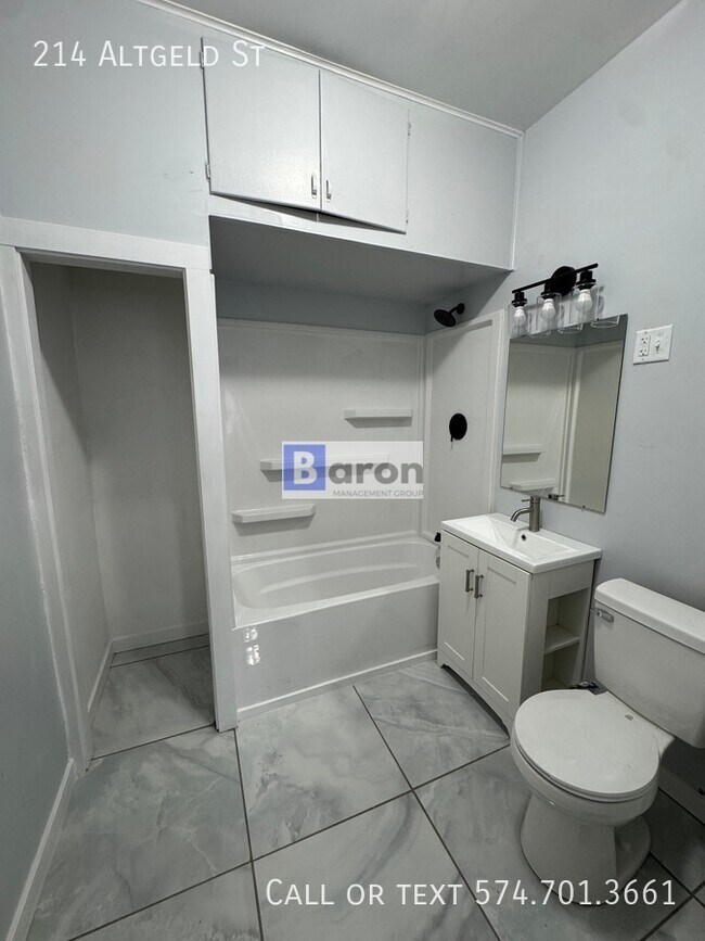 Foto del edificio - 214 Altgeld St