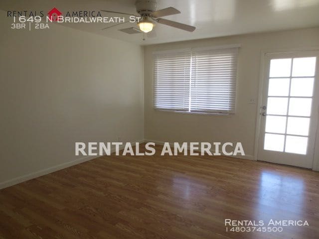 Building Photo - 3 Bed 2 Bath  W/ Den located in North Tempe