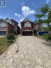 Building Photo - 52 Queensway Dr