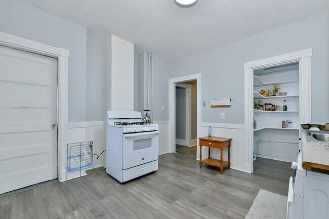 Foto del edificio - GREAT 3Br/1Bth, newly renovated, ready to move-in!