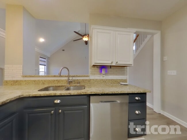 Building Photo - 83 Cross Pointe Ct