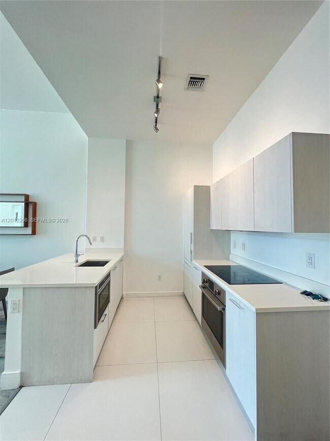 Foto del edificio - 501 NE 31st St