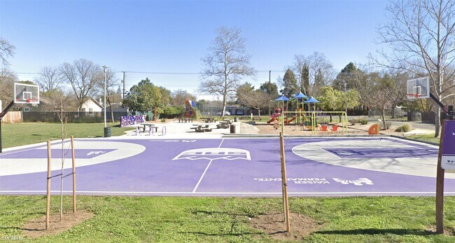 Foto del edificio - 2 br, 1 bath Duplex - 4101 44th Street 1