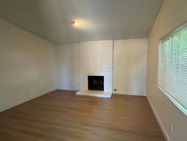 Building Photo - 5546-5548 Kohler Avenue