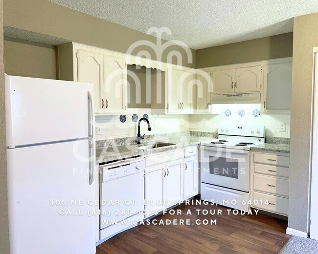 Building Photo - 305 NE Cedar Ct