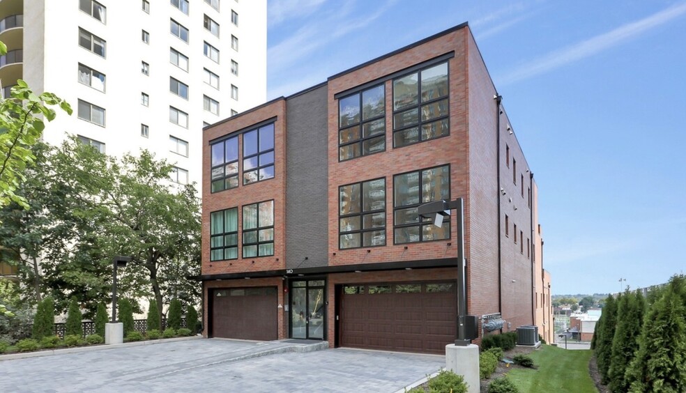 140 Comet Way