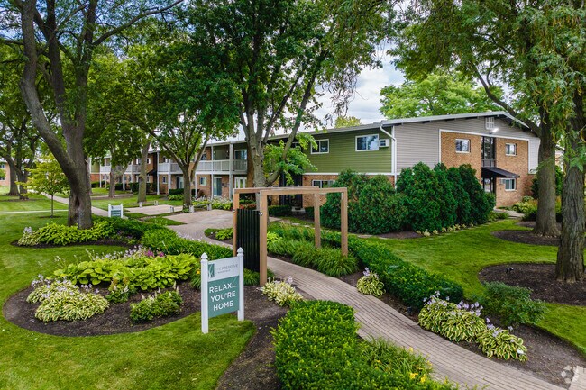 Building Photo - The Preserve at Woodfield