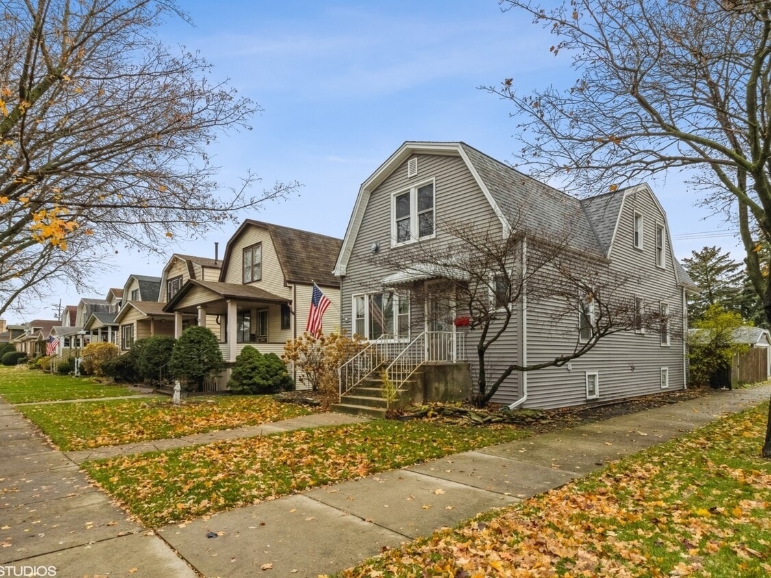 5484 N Marmora Ave, Chicago, IL 60630 House Rental in Chicago, IL