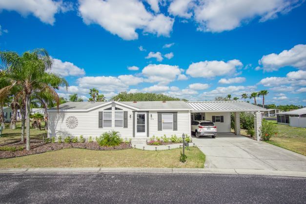 Building Photo - 324 Queen Palm Dr