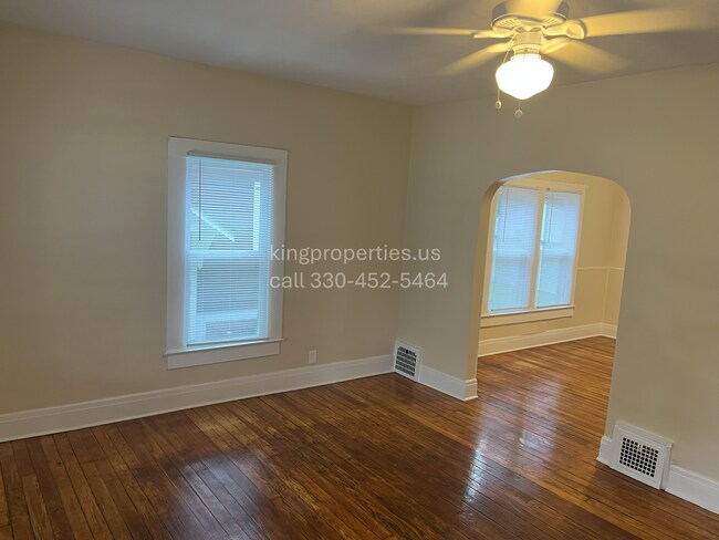 Foto del edificio - 1720 Grace Ave NE