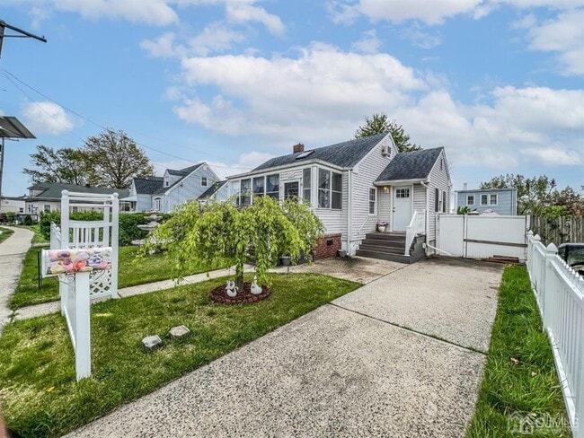 Foto del edificio - 114 Larch St