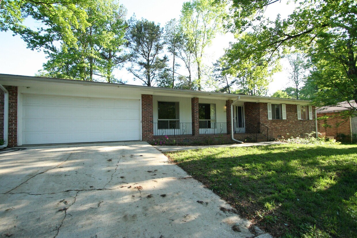 Foto principal - 2363 Verna Dr