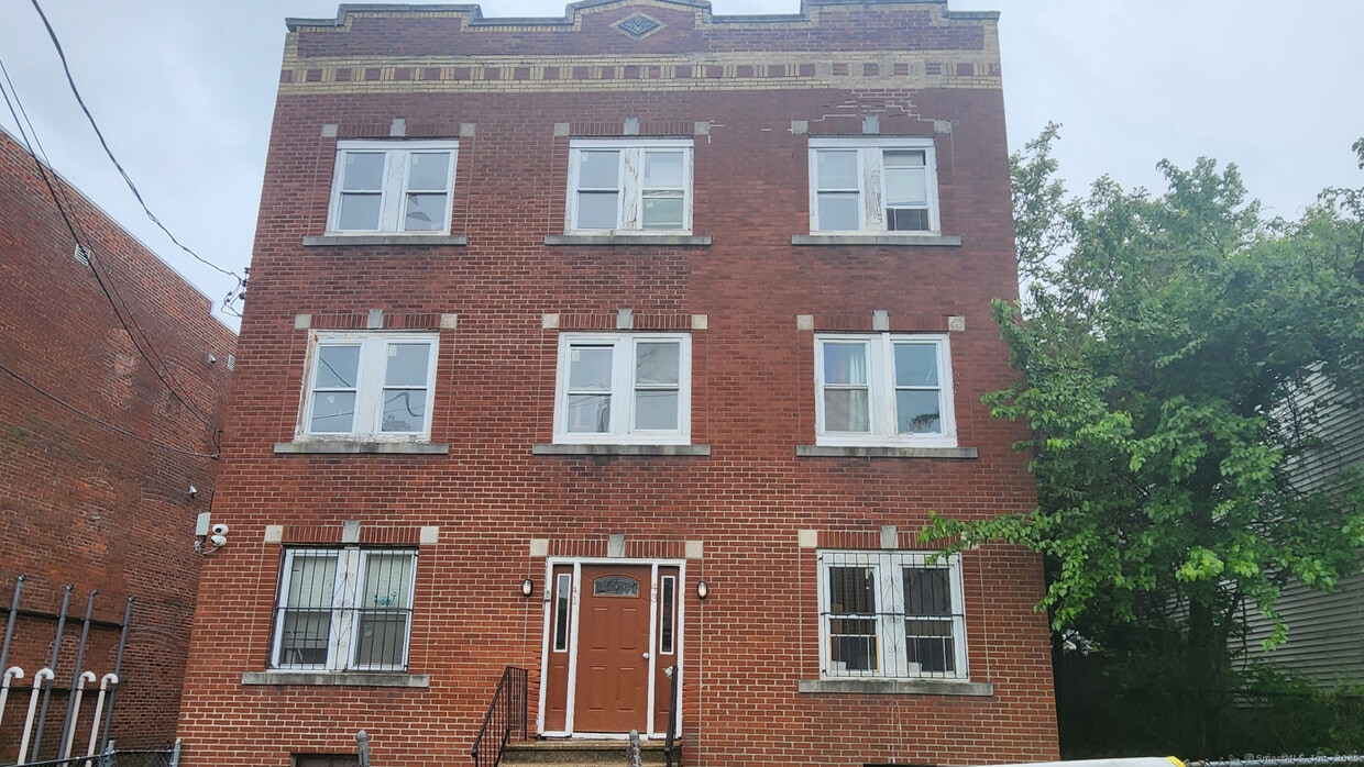 Primary Photo - 41 Nelson St