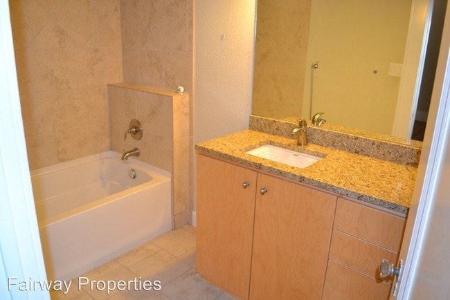 Building Photo - 1107 W 22nd 1/2 St