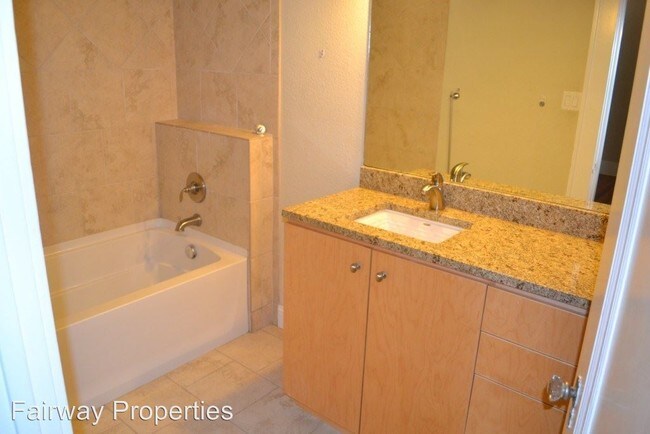 Foto del edificio - 1107 W 22nd 1/2 St