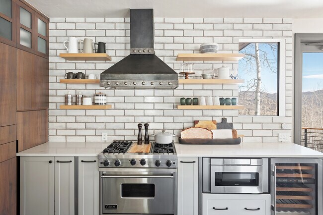 Foto del edificio - 399 Maple Ridge Ln