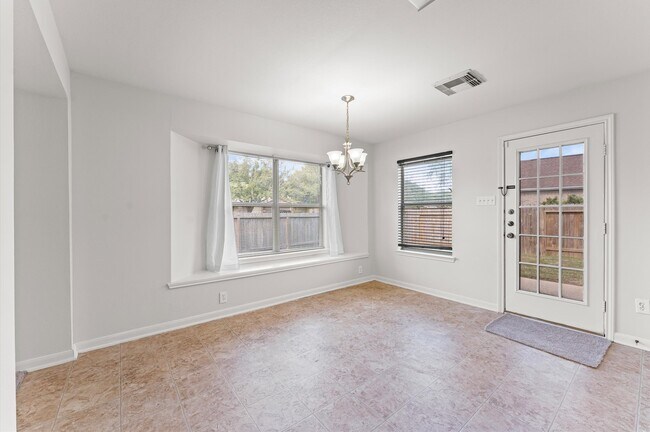 Foto del edificio - 18310 Walden Gate Ln