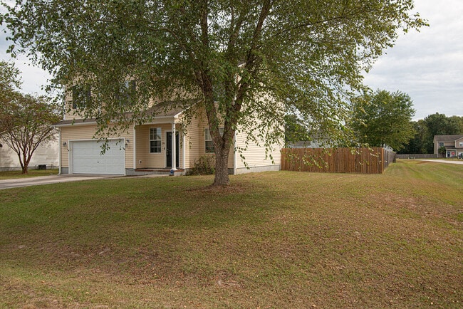 Foto del edificio - 106 Briar Hollow Dr