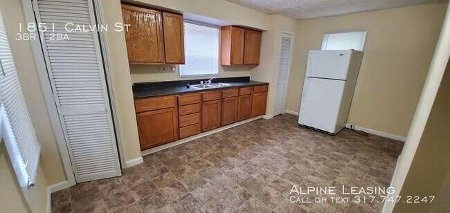 Building Photo - Near Southeast 3BR/2BATH House! Bonus Office!