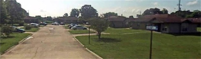 Foto del edificio - 771 Deforest Brown Ln