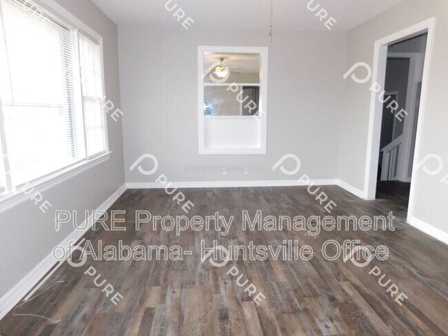 Building Photo - 805 Jackson Dr