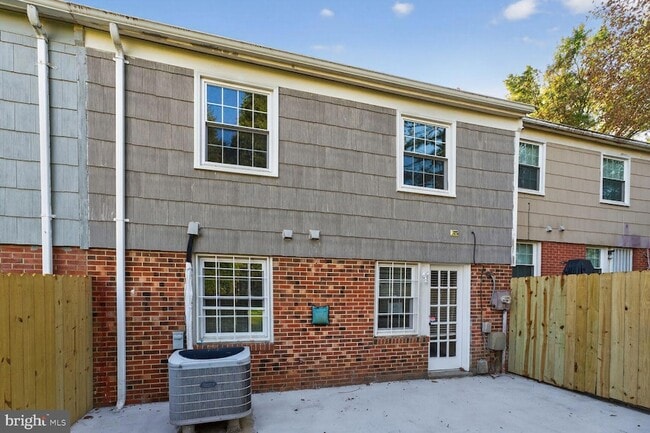 Photo - 1532 Potomac Heights Dr Townhome