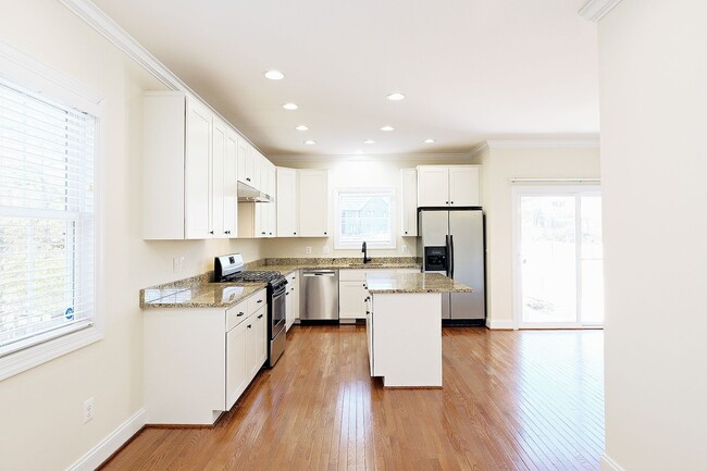 Foto del edificio - Move-in Ready Light-Filled Downtown Home M...