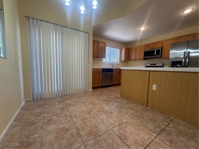 Foto del edificio - 352 Pine Haven St