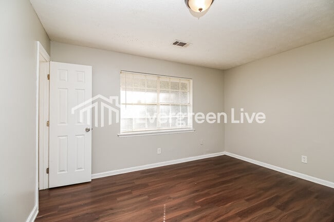 Foto del edificio - 45 Belmont Park Ln