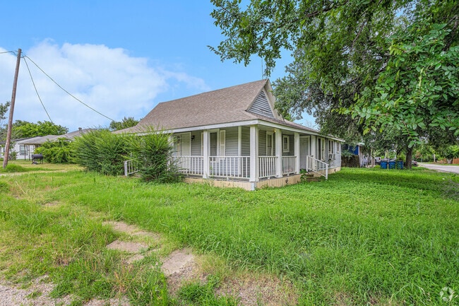 Building Photo - 111 W Atchley Ave