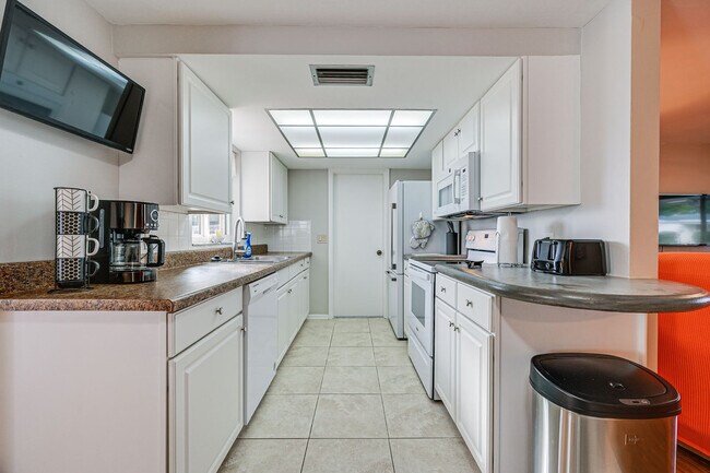 Foto del edificio - 7536 Topay Ln