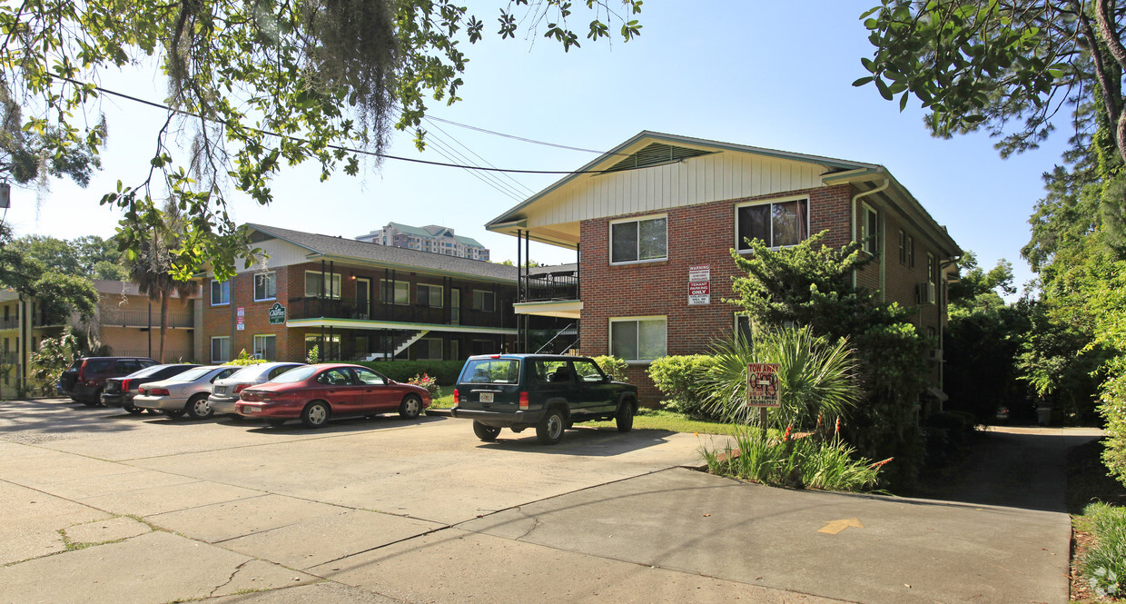 Primary Photo - Park Avenue Apartments