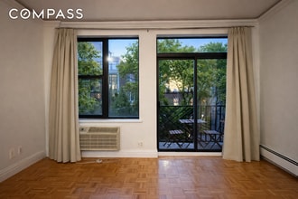 Building Photo - 99 Kingsland Ave