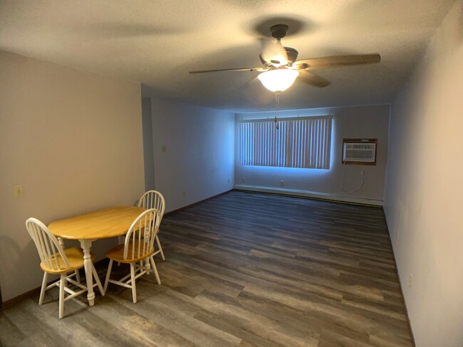 Building Photo - Kaeding Apartments - 325 14th Ave SE