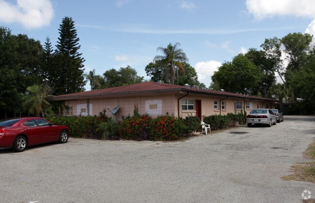 Building Photo - South Gate Apartments