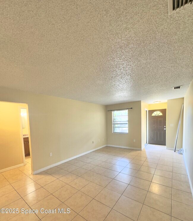 Building Photo - 2466 Uranus Dr