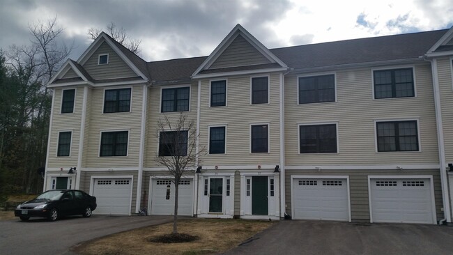 Building Photo - 67 Village Dr