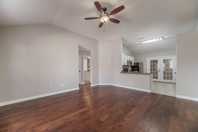 Foto del edificio - 100 Shoals Point Trail