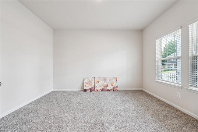 Building Photo - 446 Ravine Dr