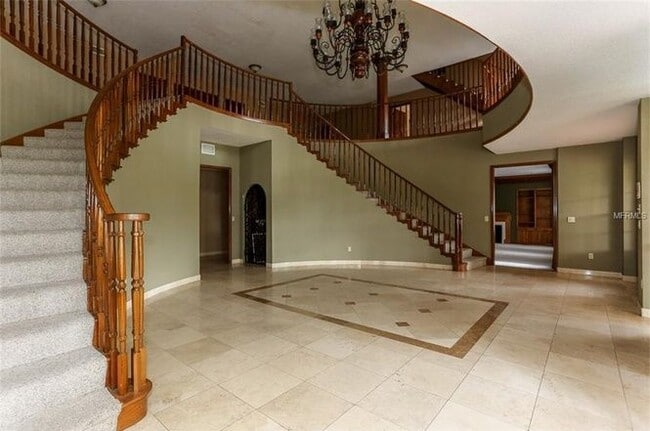 Building Photo - 8 Bedroom 9 Bath Mansion Available Now