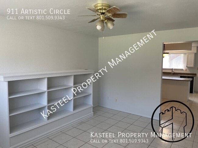 Foto del edificio - 911 Artistic Cir