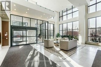 Building Photo - 100 John St