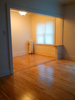 Building Photo - 1115 W 28th St