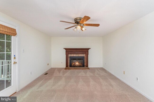 Building Photo - 7690 Middle Valley Dr