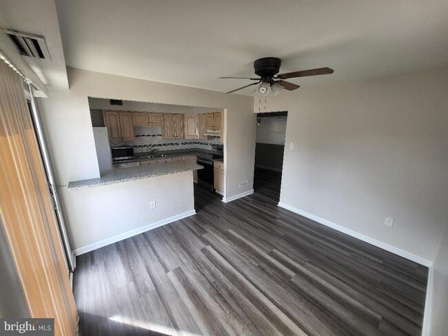 Building Photo - 24 Hollybrooke Dr